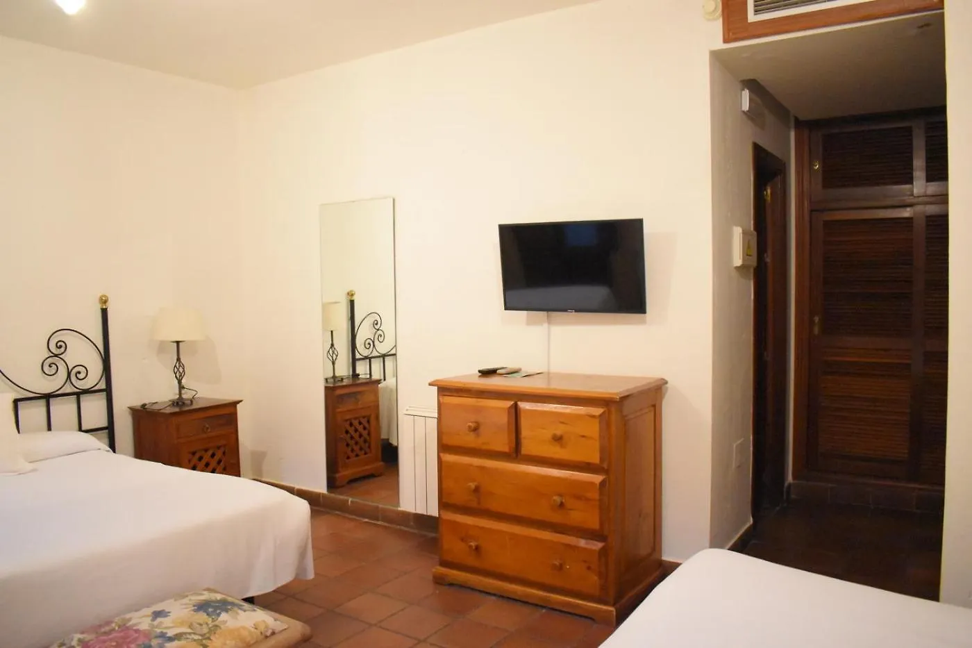 Hotel Humaina Malaga 3*,