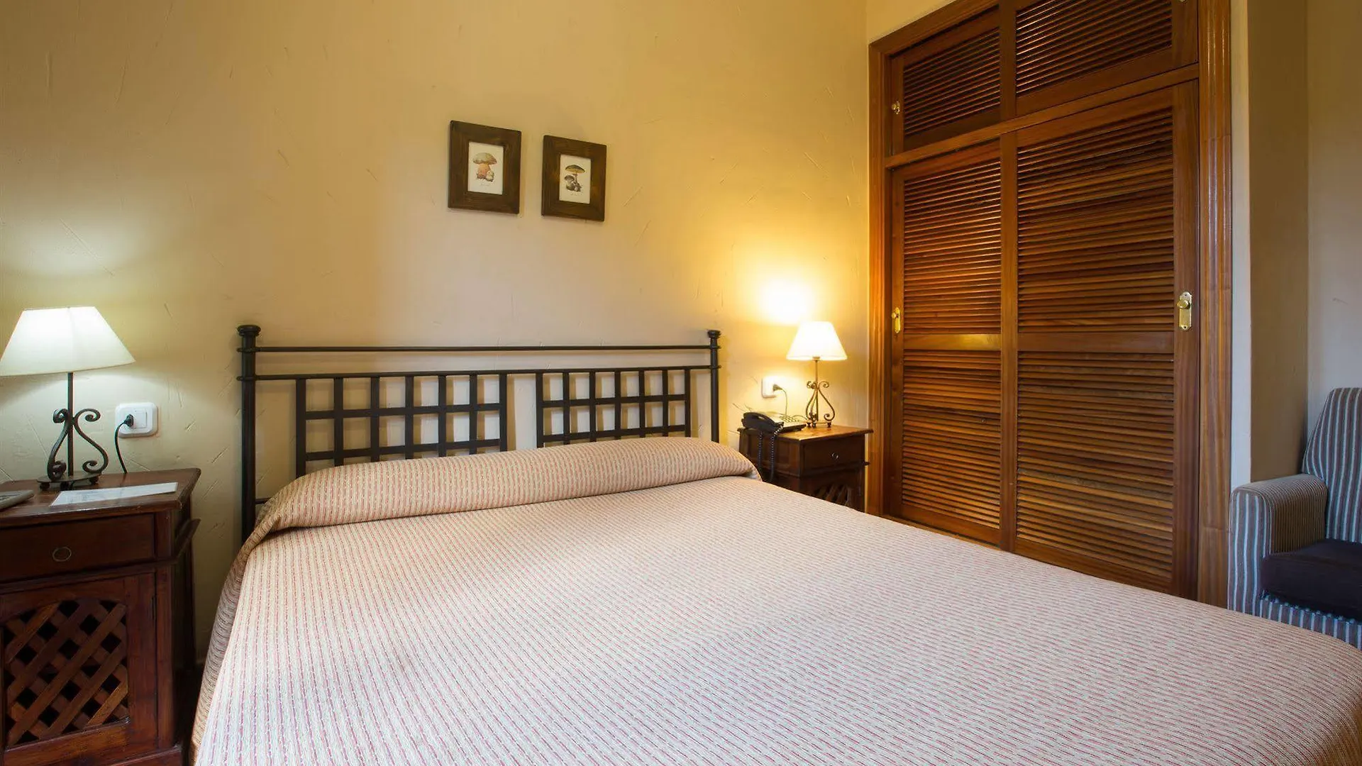 Hotel Humaina Malaga 3*,